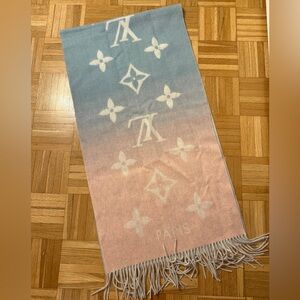 Louis Vuitton 100% Cashmere Reykjavik Gradient Scarf
